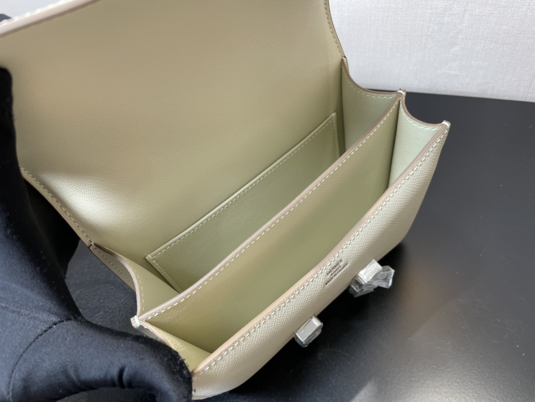 Hermès Constance 19 Epsom Silver Hardware 7.25" x 6.25" x 2.25"