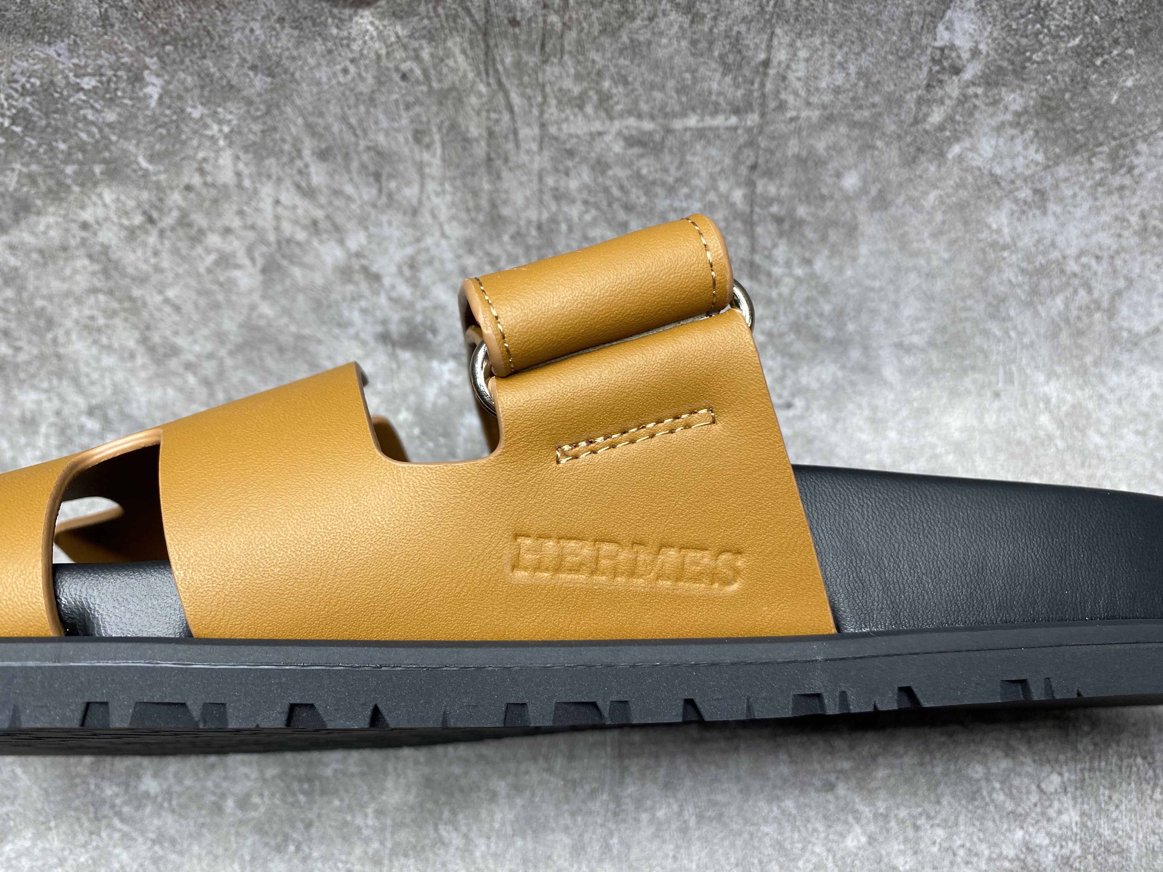 UA Hermès Chypre Sandal