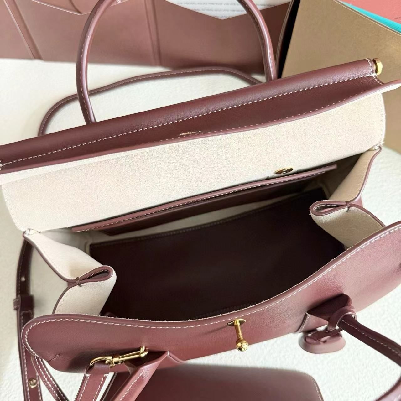 L**o p*ana loom bag l25 smooth calfskin 25x18x12.5cm