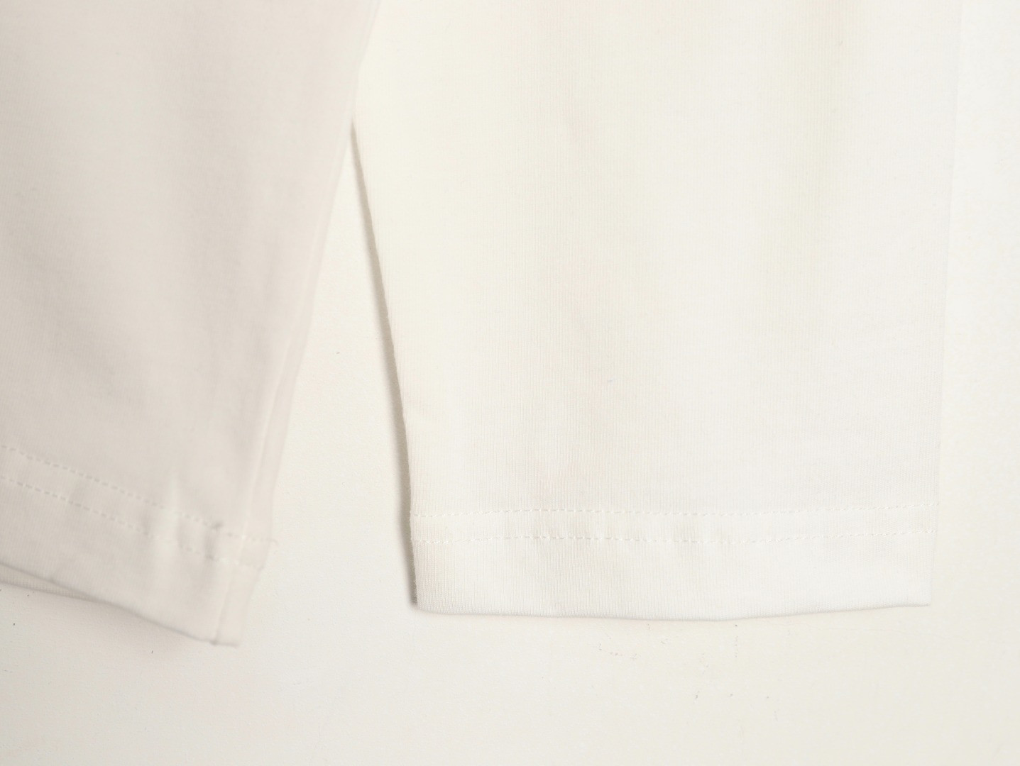 l0*is V*t0n long-sleeved t-shirt