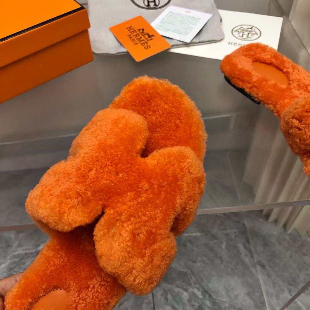 UA Hermès Oran sandal