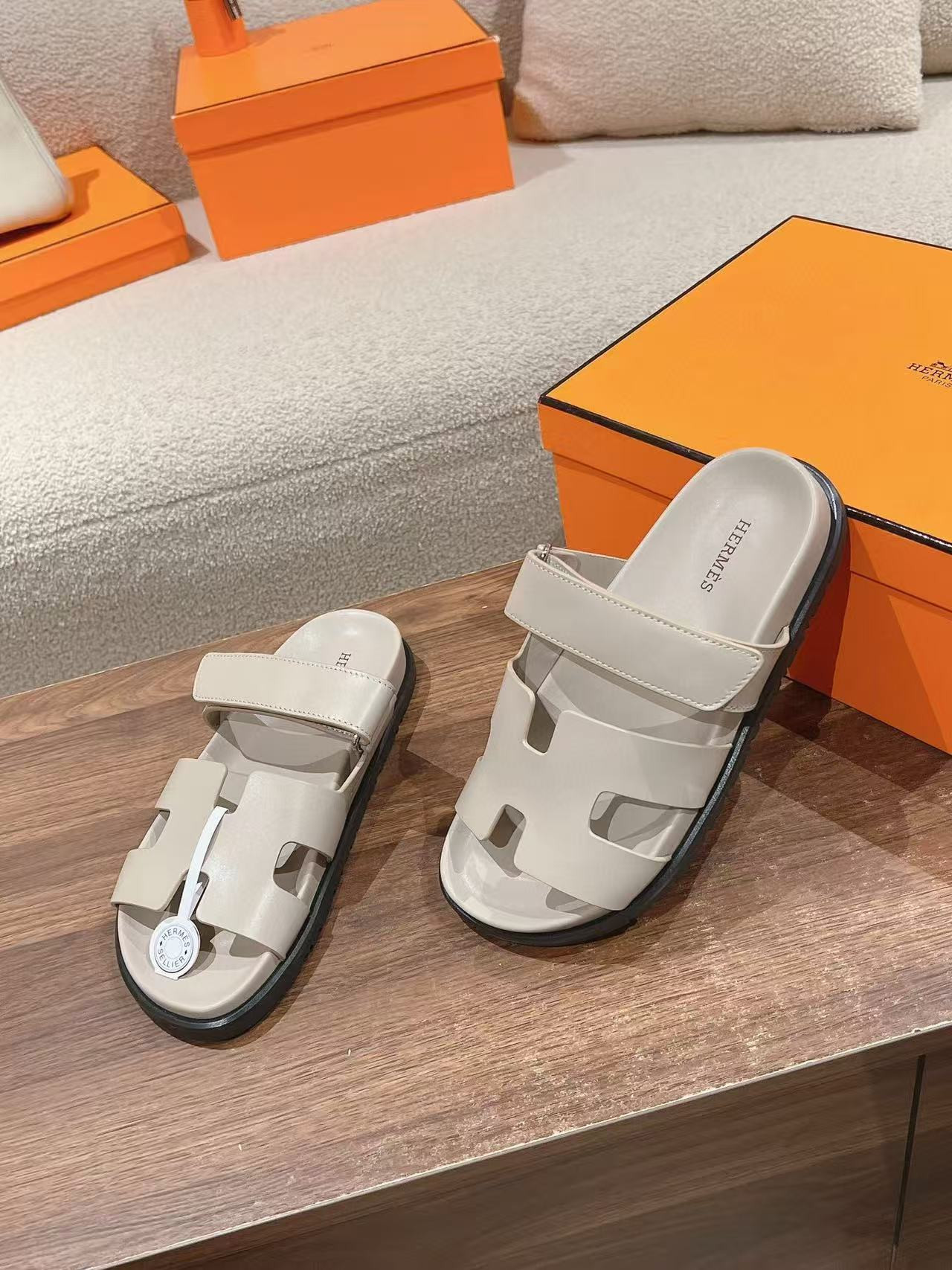 UA Hermès Chypre Sandal