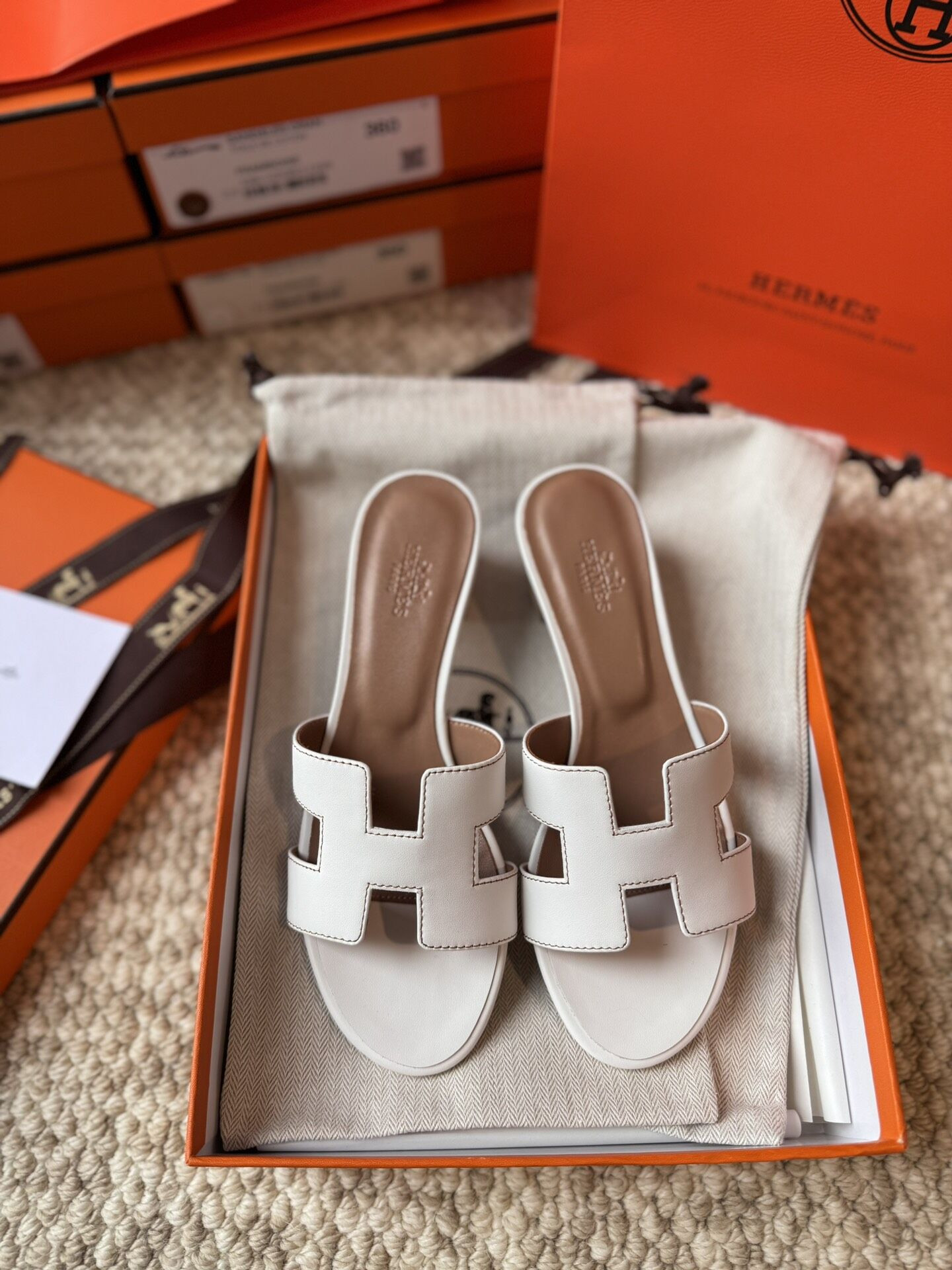UA Hermès Oasis White Sandal