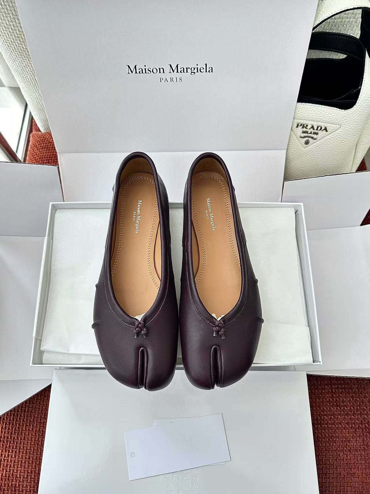 ua ma*s*n Ma*i*la tabi leather ballet flats
