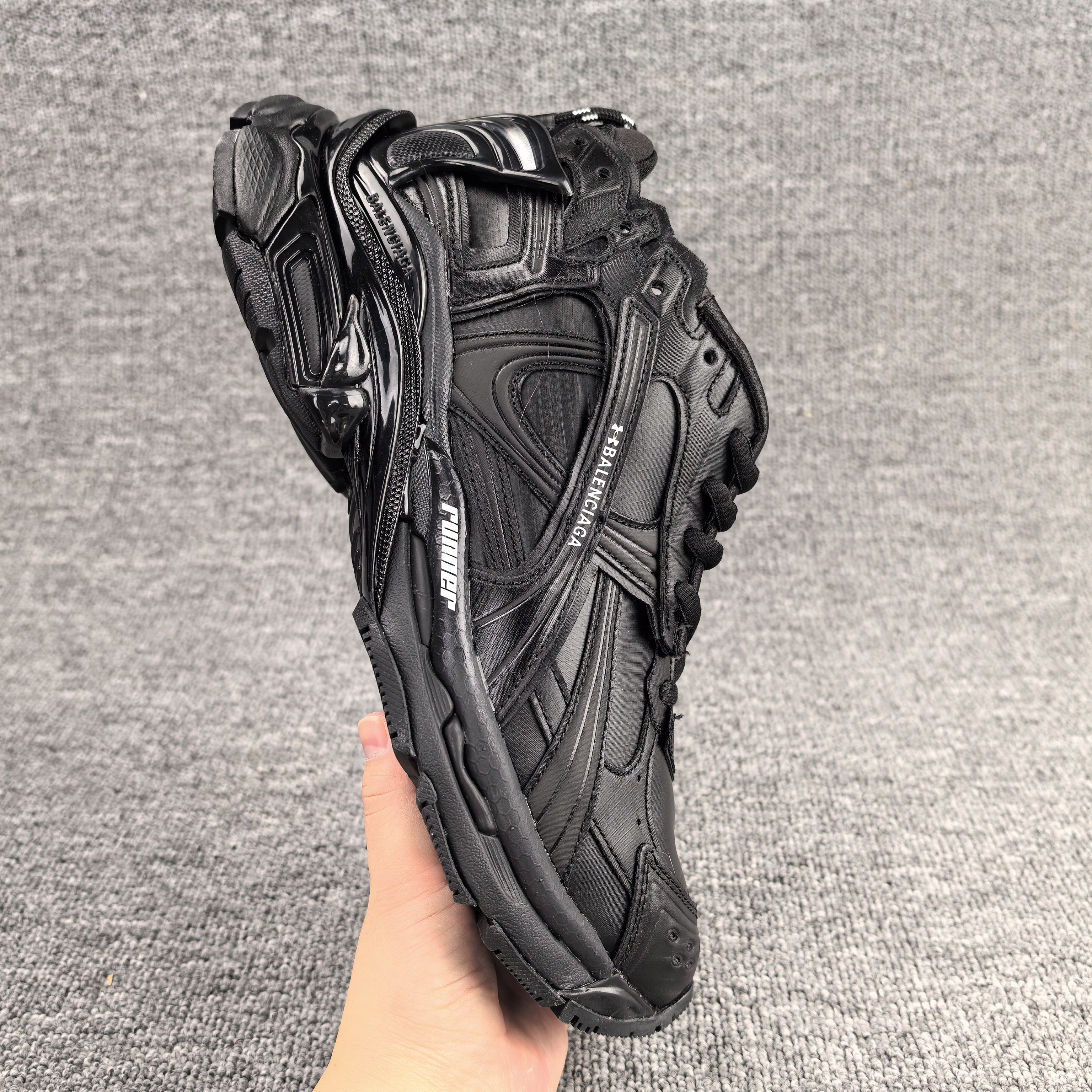 ua Ba*len*cia*ga runner sneaker