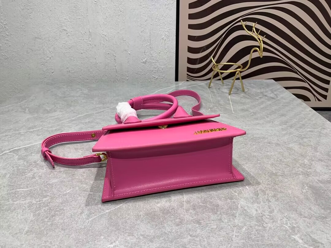 JACQUEMUS Le Chiquito moyen LES CLASSIQUES 20×15.5×8cm