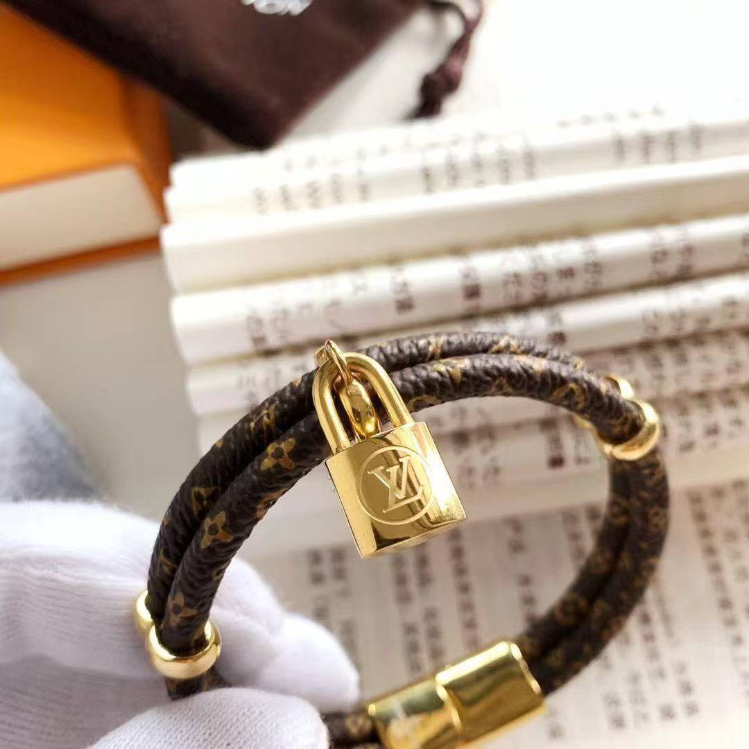 l0*is V*t0n keep it twice bracelet approximately 17cm