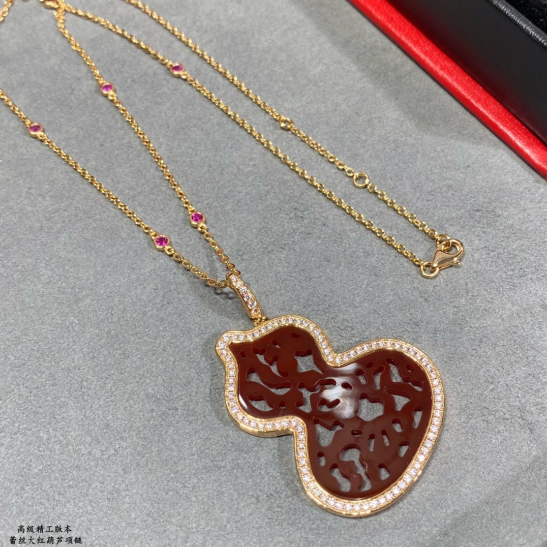 Qeelin Large Hollow Gourd Necklace