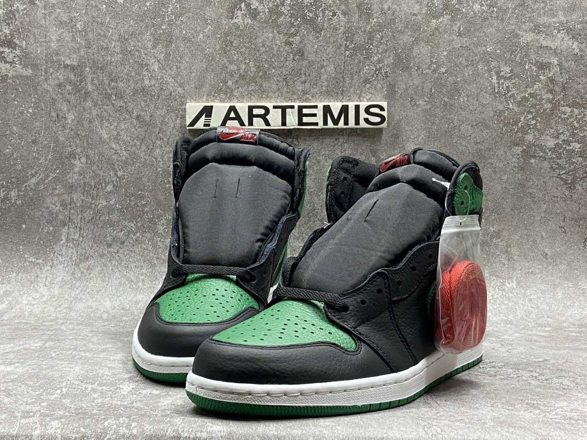 Air Jordan 1 Retro High Pine Green Black
