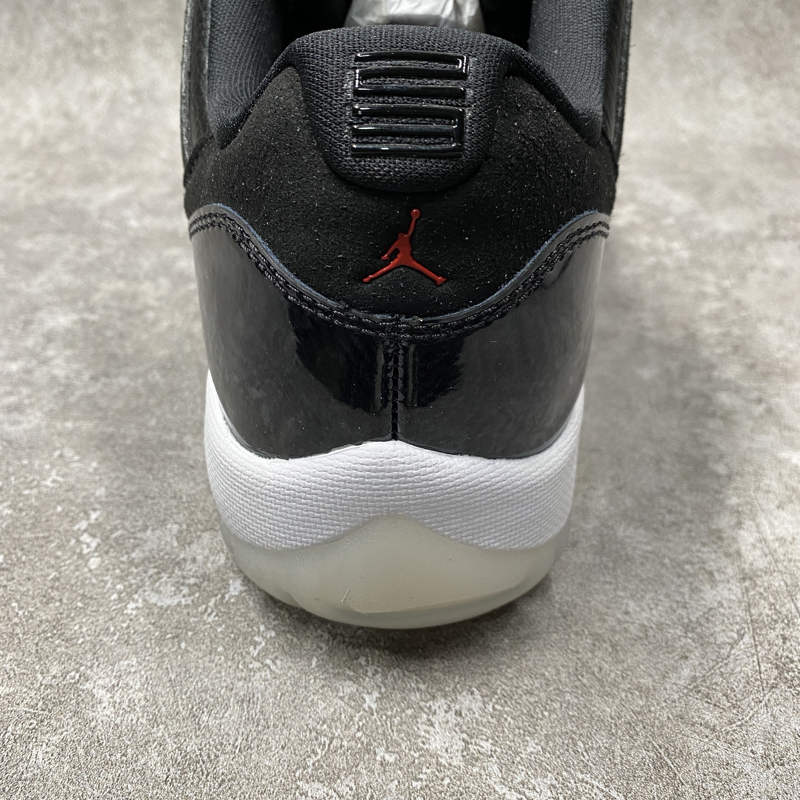 Air Jordan 11 Retro Low 72-10