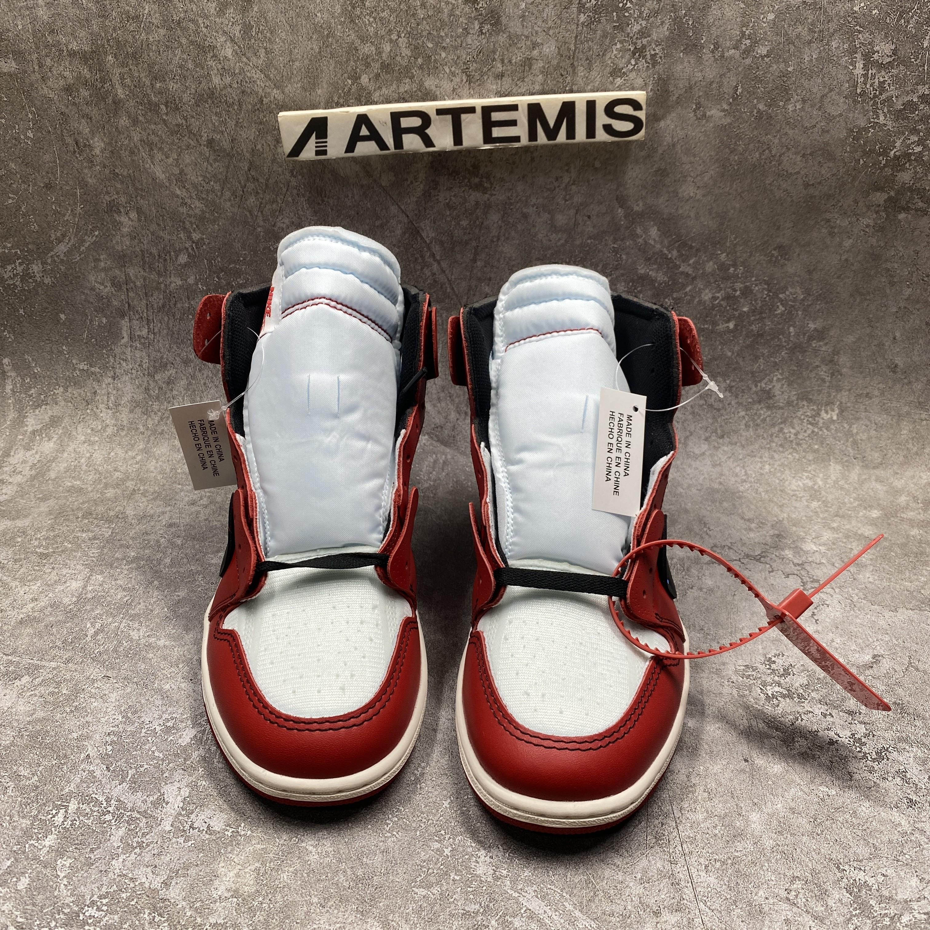 Air Jordan 1 Retro High Off-White Chicago