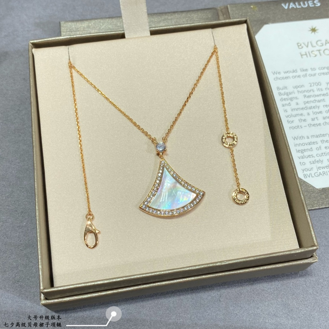 B*l*ai large luxury mother-of-pearl scalloped skirt necklace