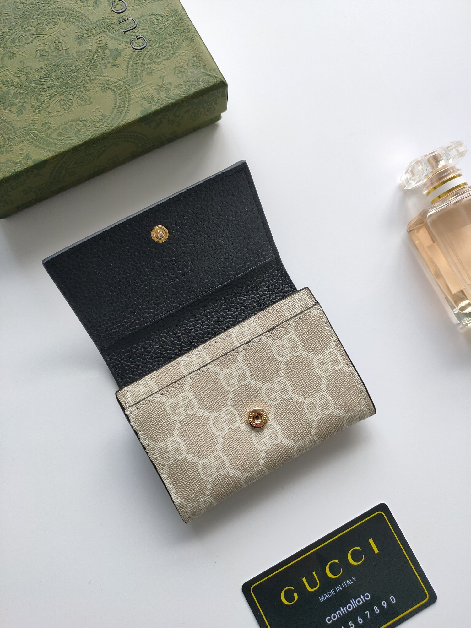 G*u*i gg card case wallet