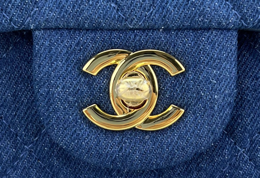 Ch*el classic 11.12 handbag tweed & gold-tone metal 6 × 9.9 × 2.5 in