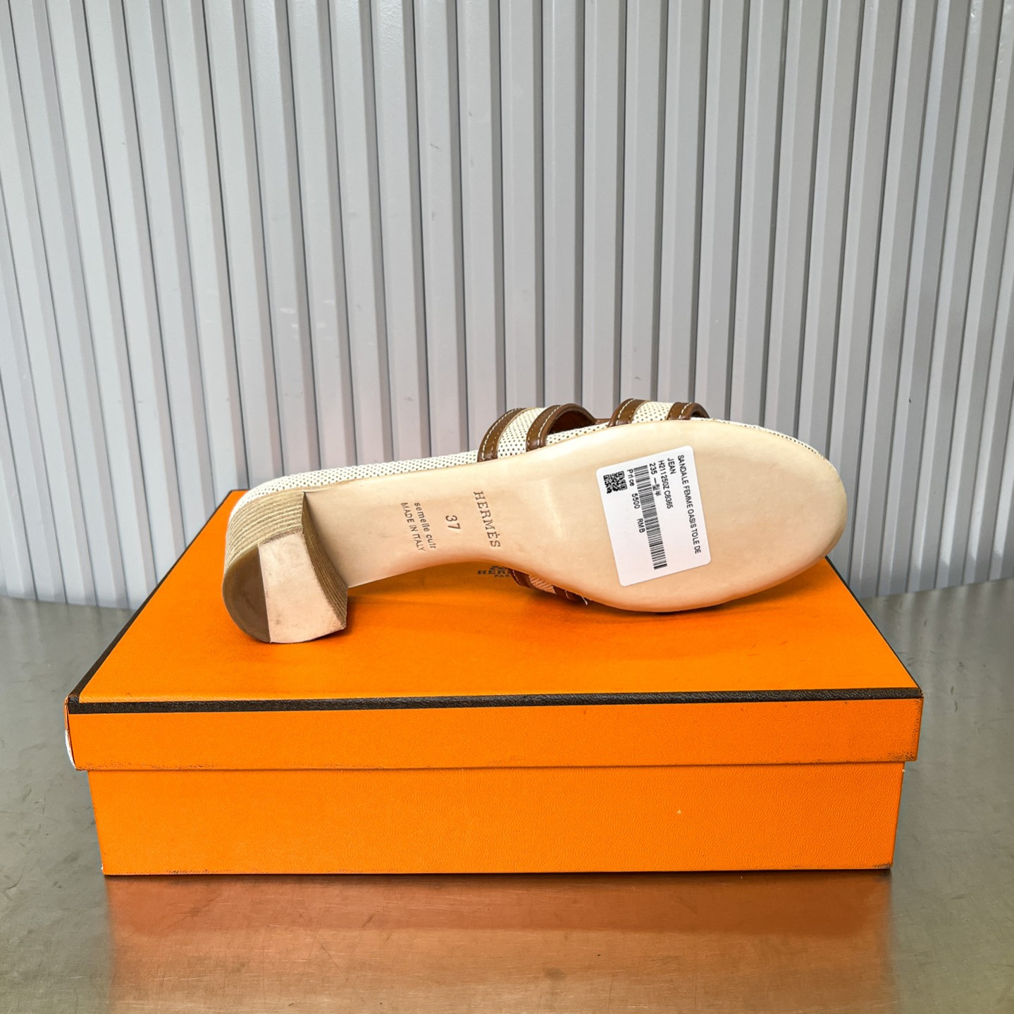 UA Hermès Oasis sandal