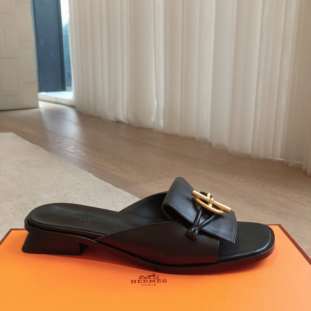UA Hermès Isle sandal