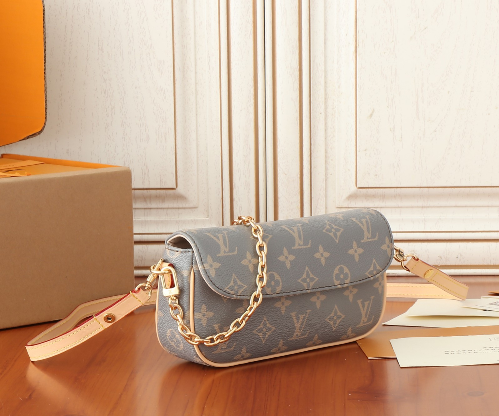 LV Wallet On Chain Ivy M12583 23.5x12x4.3CM