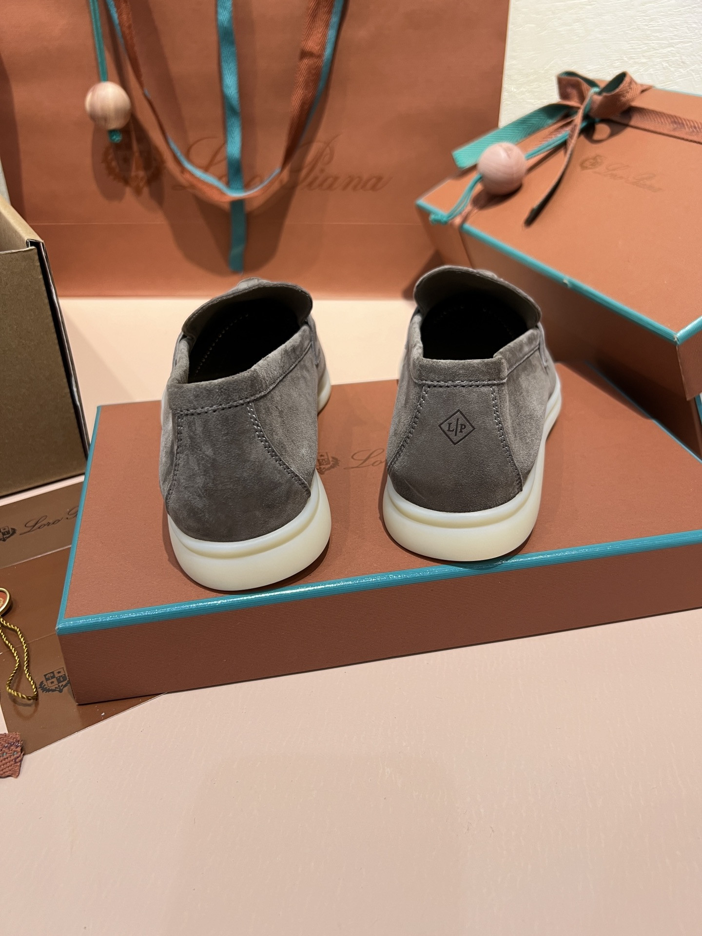 ua L**o p*ana summer charms walk loafers