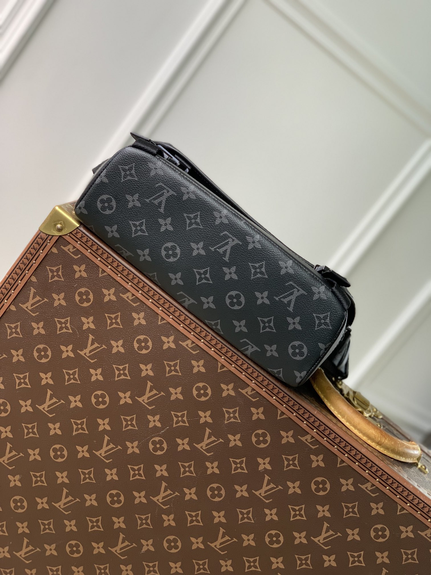 LV Messenger Voyager PM M12517 22.5 x 11 x 33 cm