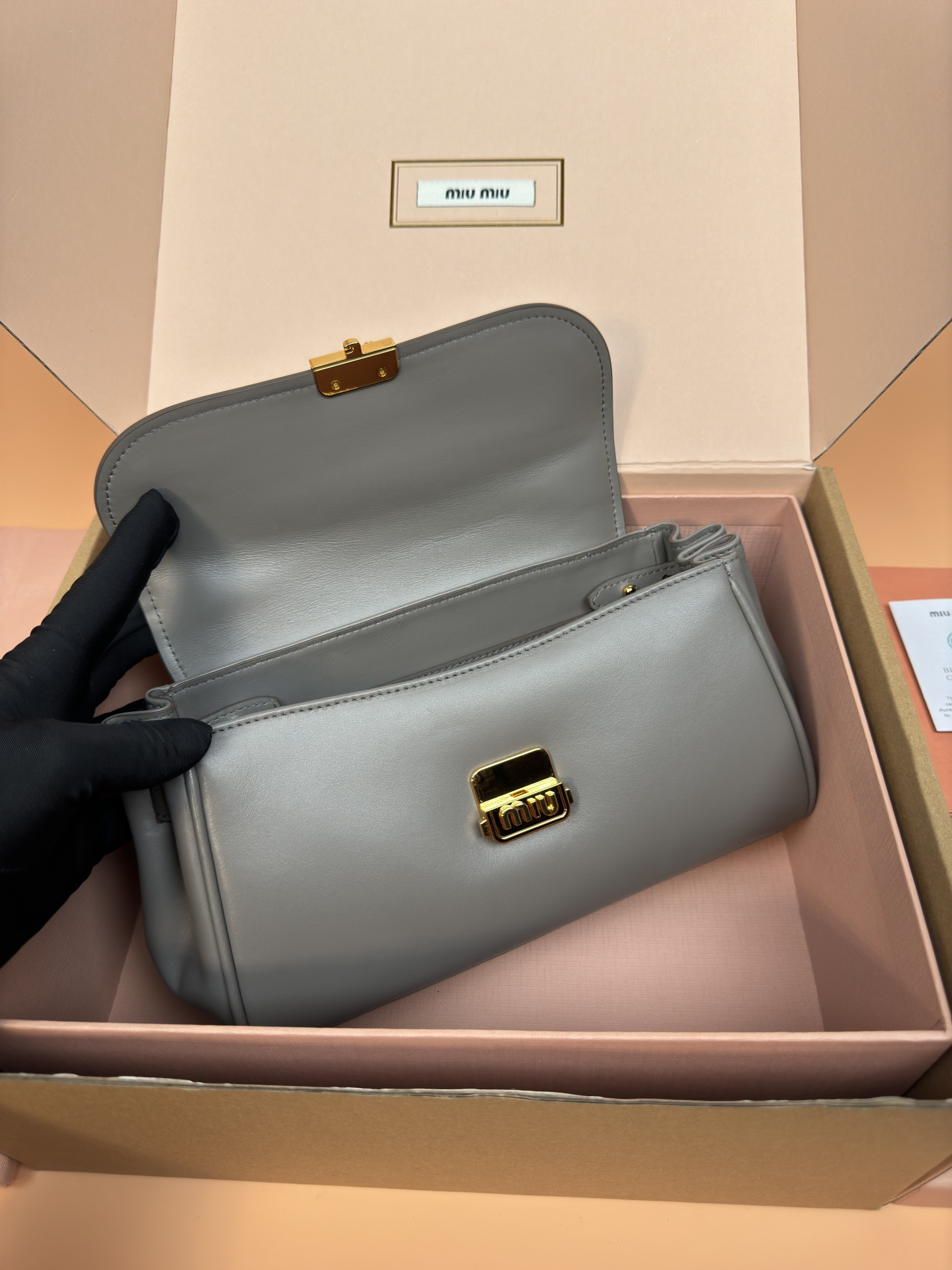 Miu Miu Leather shoulder bag 13.5x24x9cm