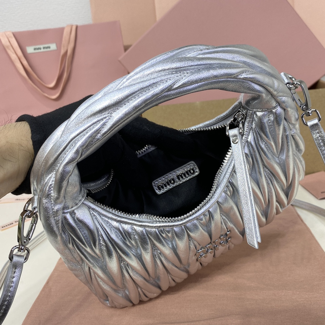 Miu Miu Wander matelassé nappa leather hobo bag 17x20x6cm