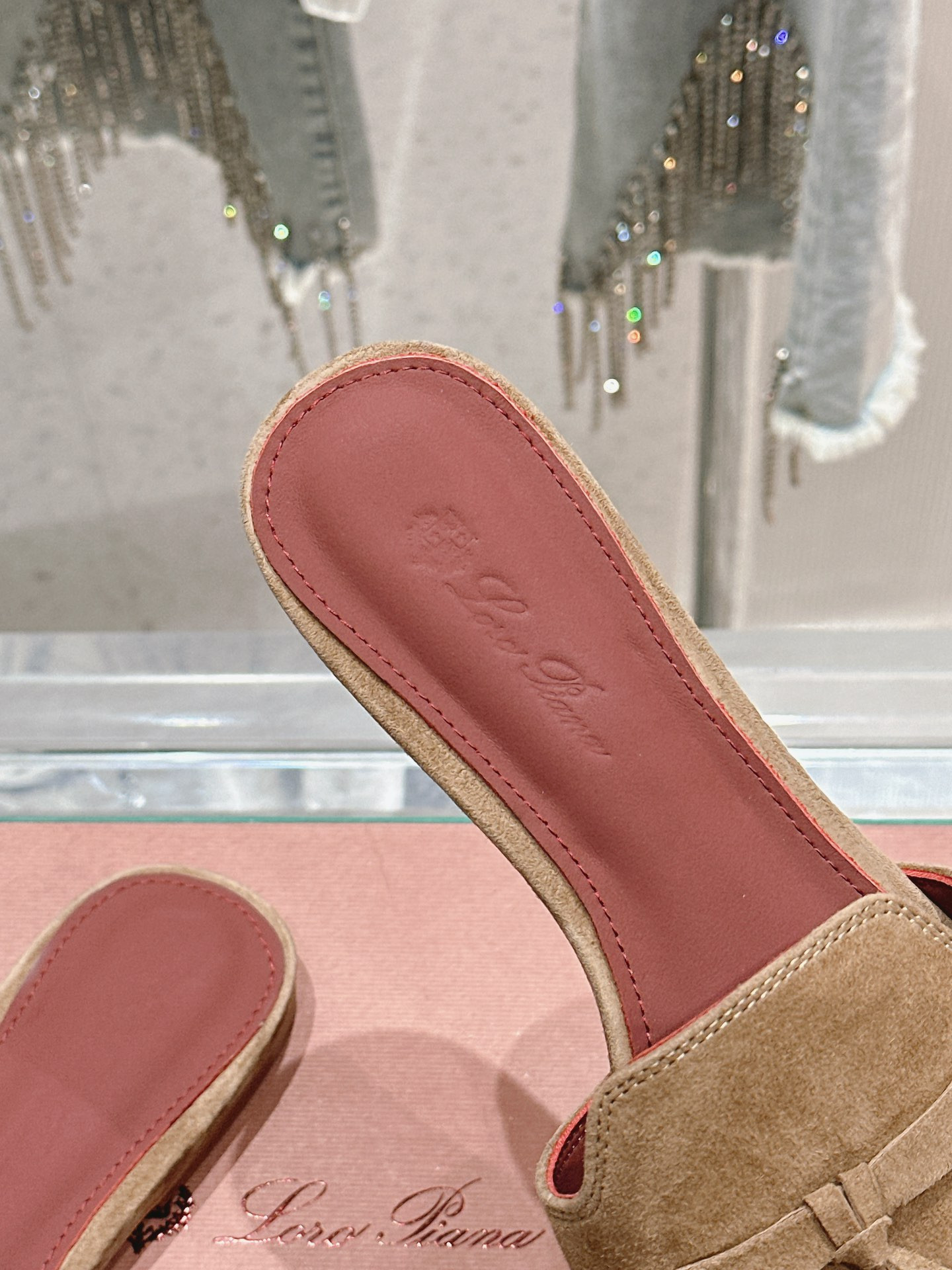 ua L**o p*ana summer charms sandal