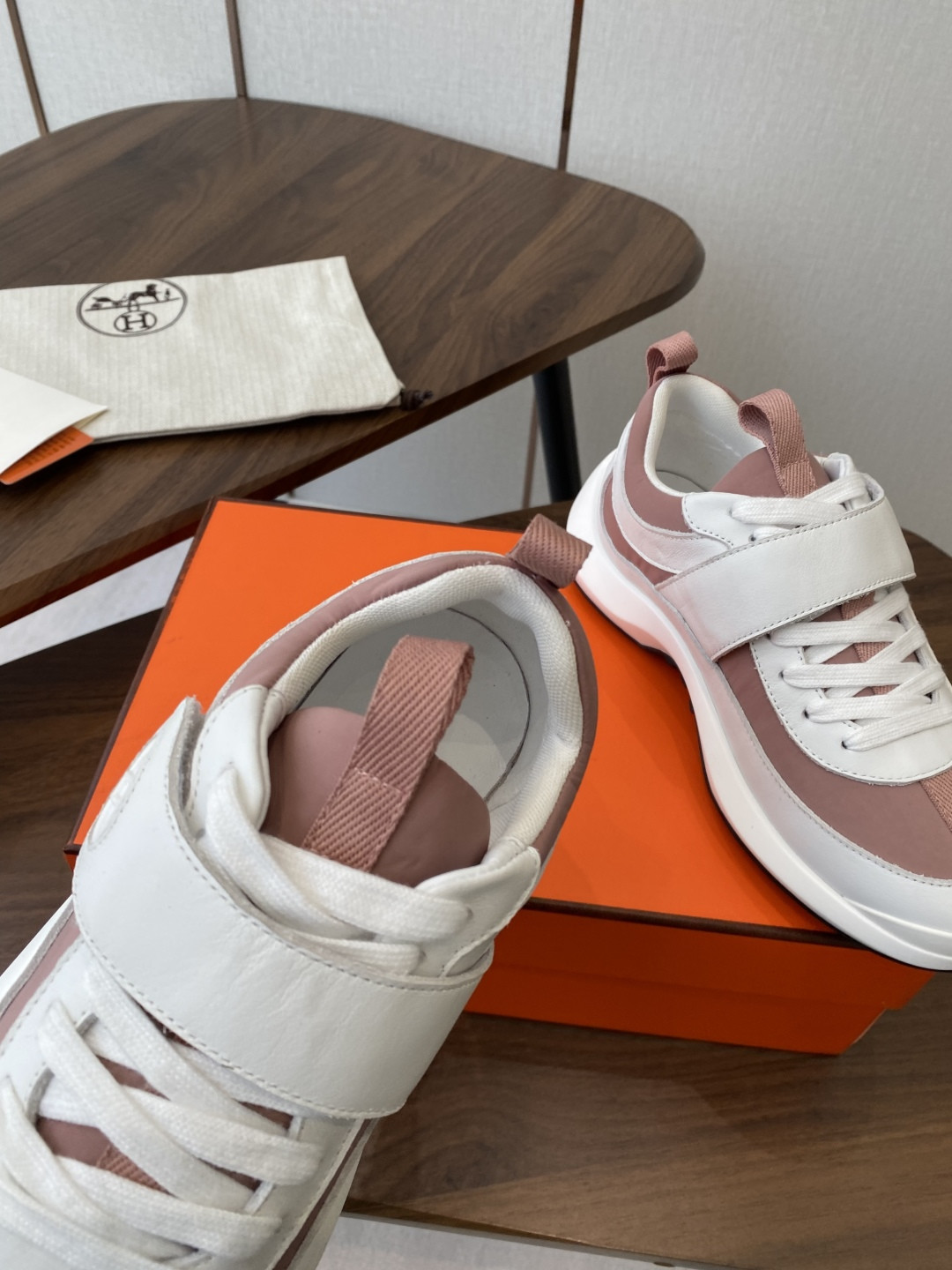 UA Hermès Loop Sneaker