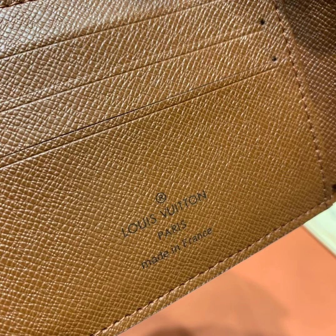 LV Christmas MULTIPLE WALLET M60895